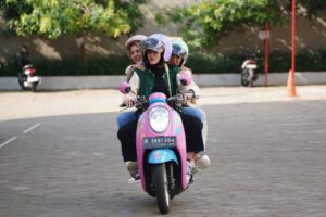 Di Luar Nurul