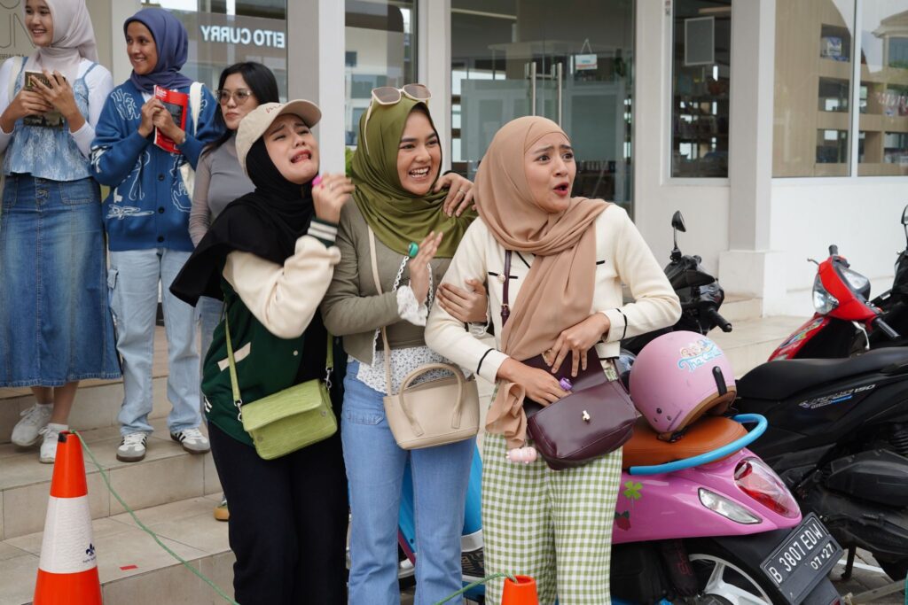 Di Luar Nurul