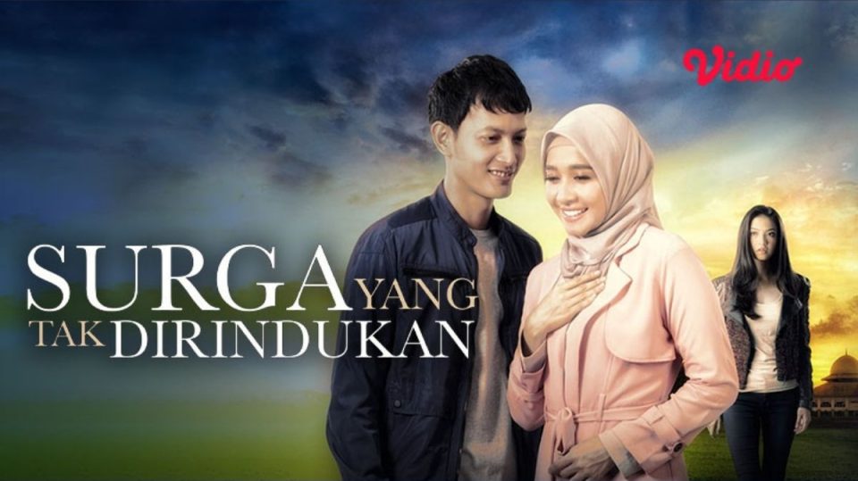 sinopsis film surga yang tak dirindukan 2015